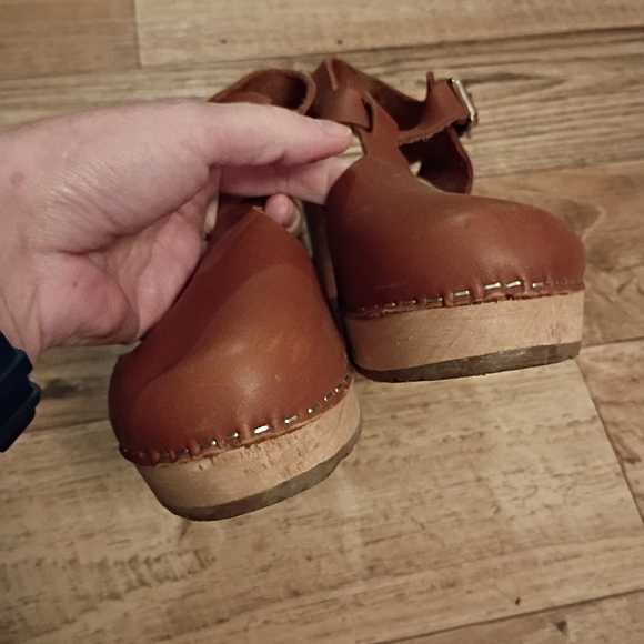 Lotta' Swedish T Strap Clogs Size 37 - Picture 3 of 4